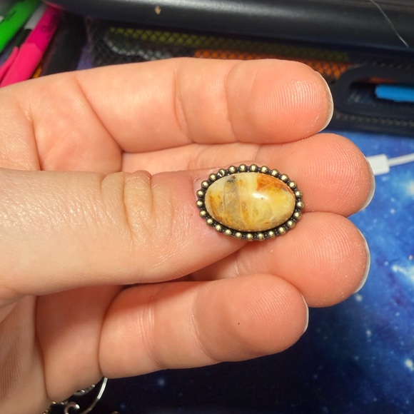 Lot of Assorted Jewelry - Picture 4 of 6